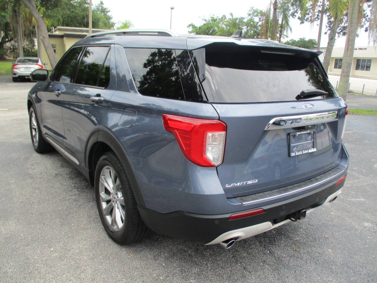 Used 2021 Ford Explorer Limited w/ Equipment Group 301A RWD image 7