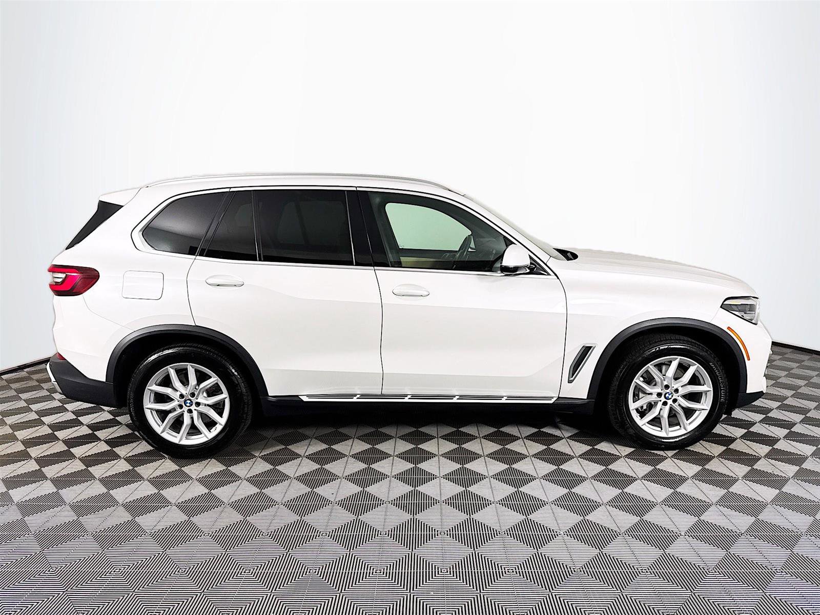 Used 2021 BMW X5 xDrive40i image 5