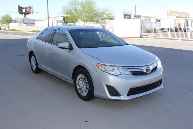 Used 2014 Toyota Camry LE FWD image 3