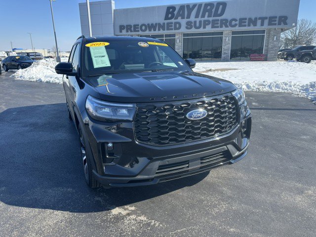 Used 2025 Ford Explorer ST-Line image 3
