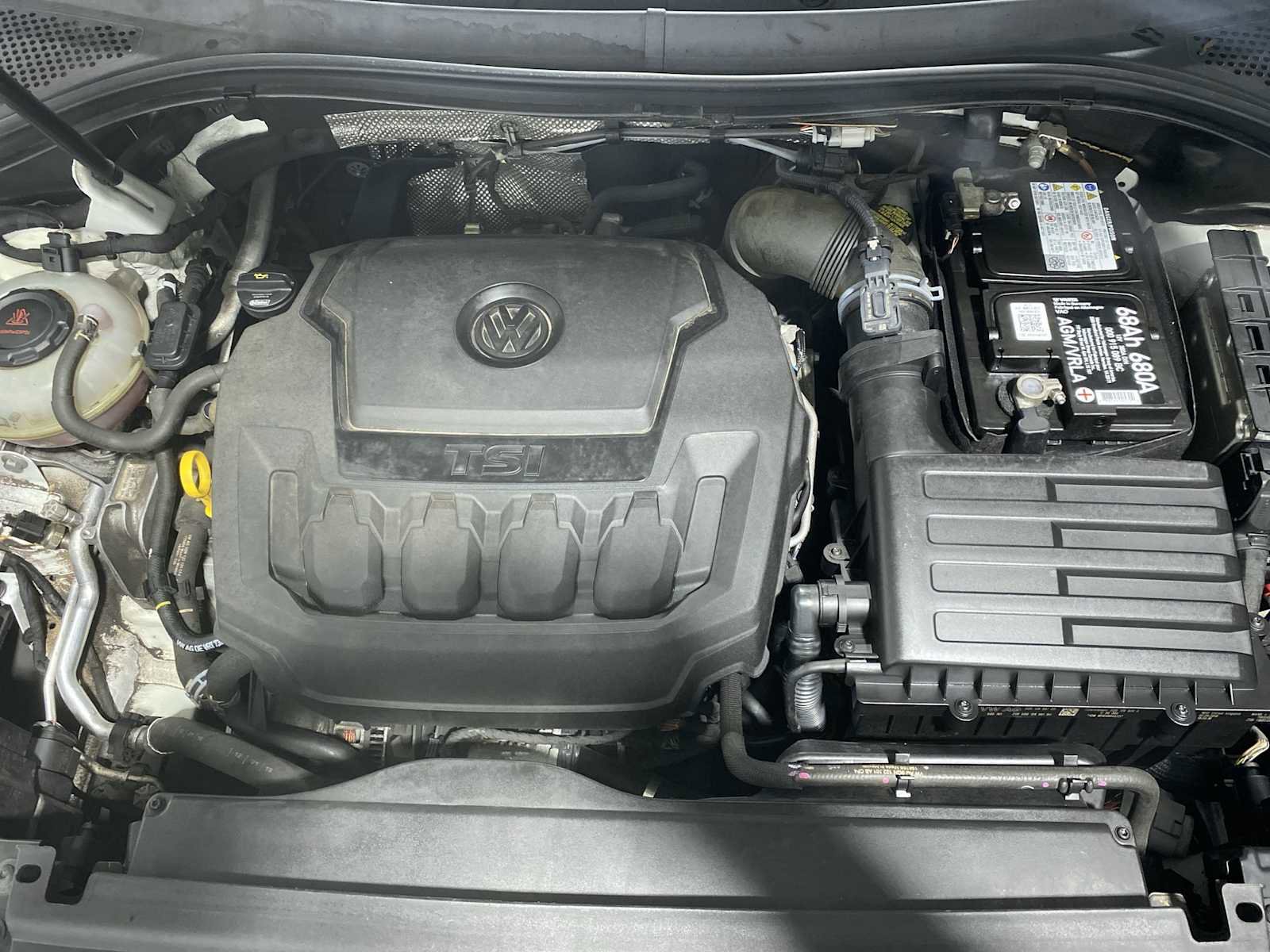 Used 2018 Volkswagen Tiguan SE w/ 3rd Row Seat Package image 9