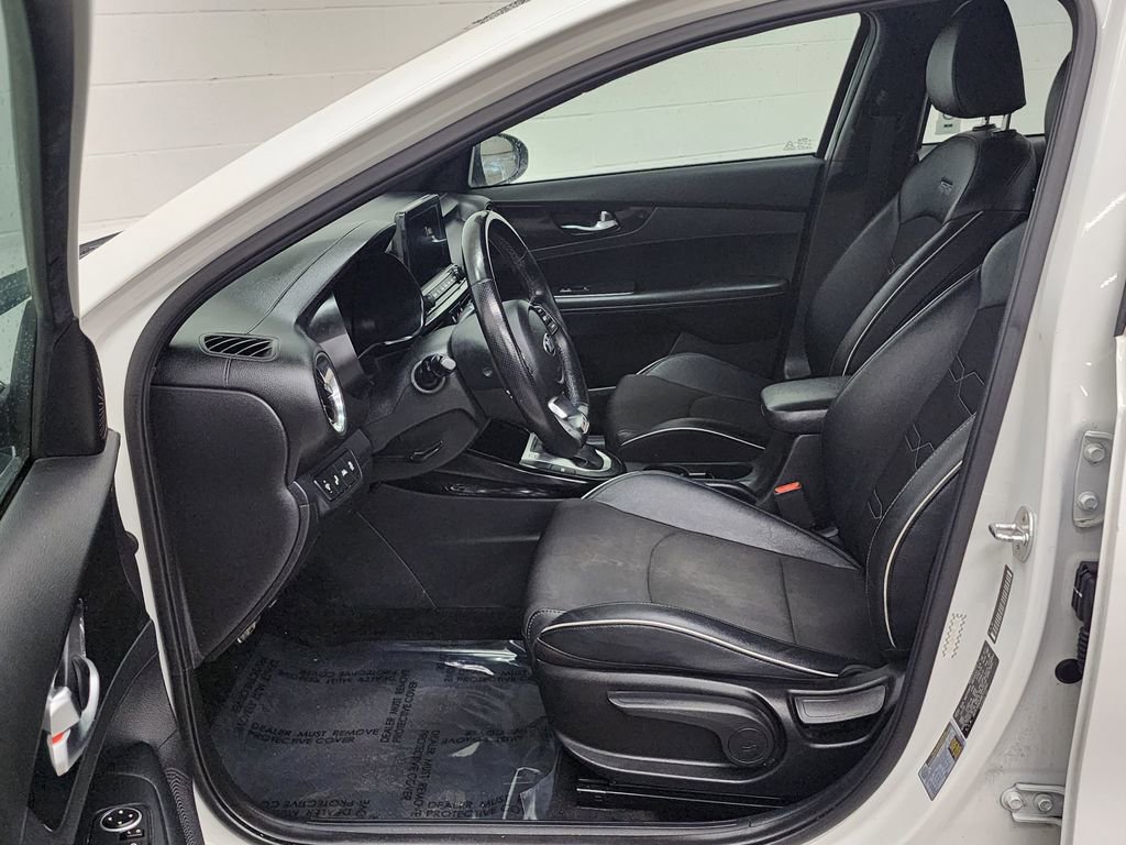 Used 2020 Kia Forte LXS FWD image 12