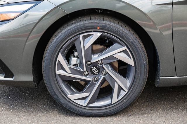 New 2026 Hyundai Elantra Limited FWD image 39