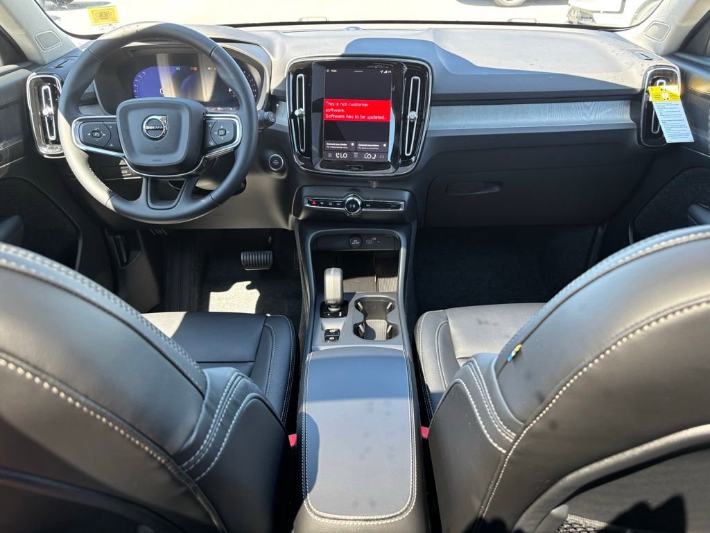 New 2026 Volvo XC40 B5 Core w/ Climate Package AWD/4WD image 10