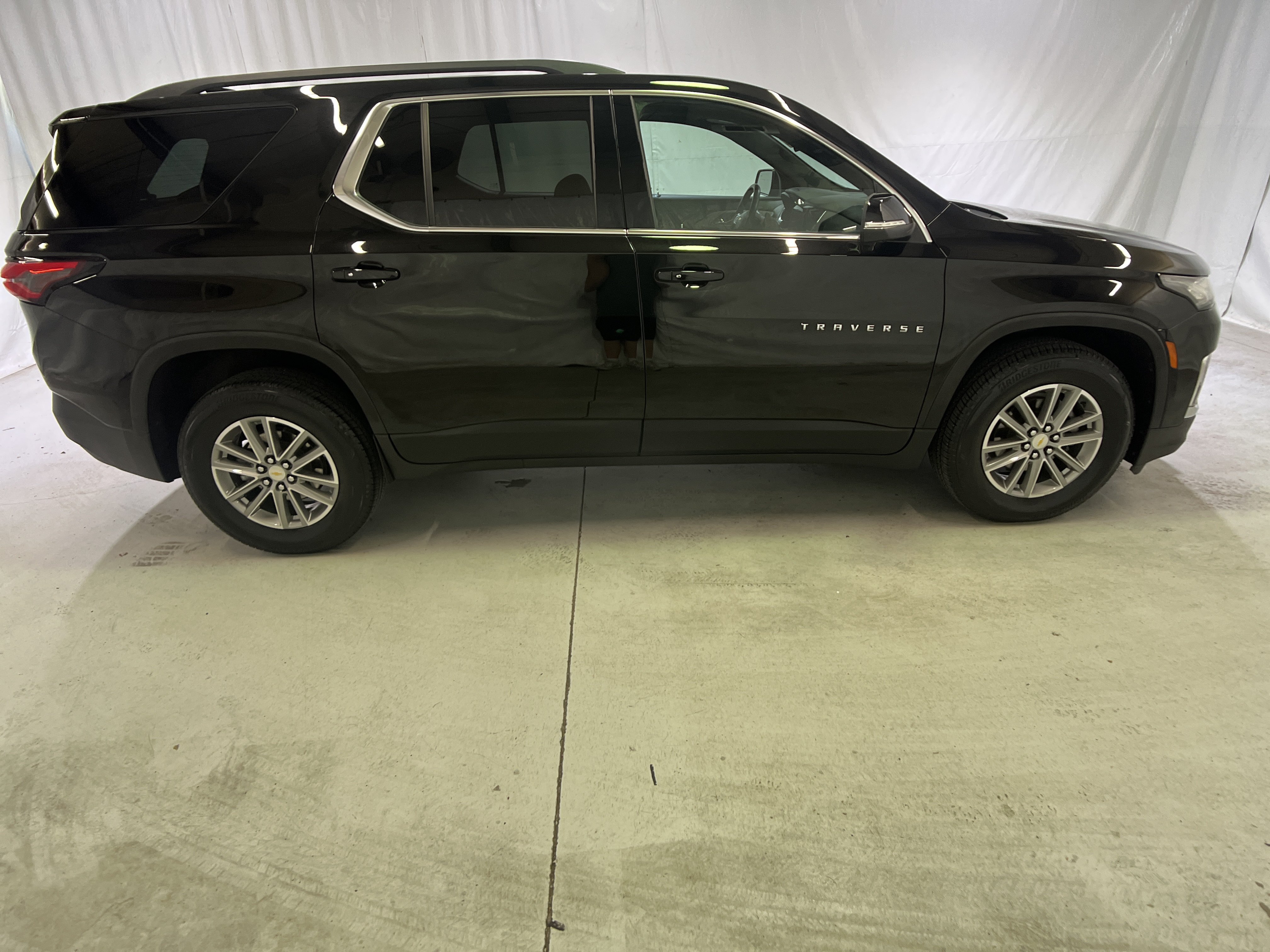 Certified 2023 Chevrolet Traverse LT FWD image 12