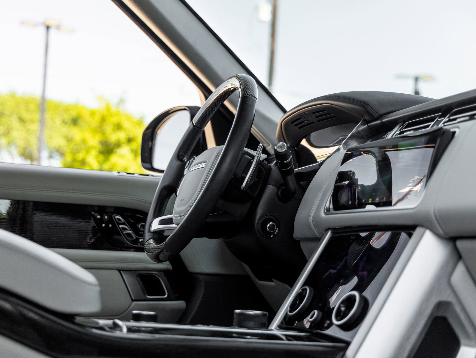 Used 2020 Land Rover Range Rover Autobiography image 46