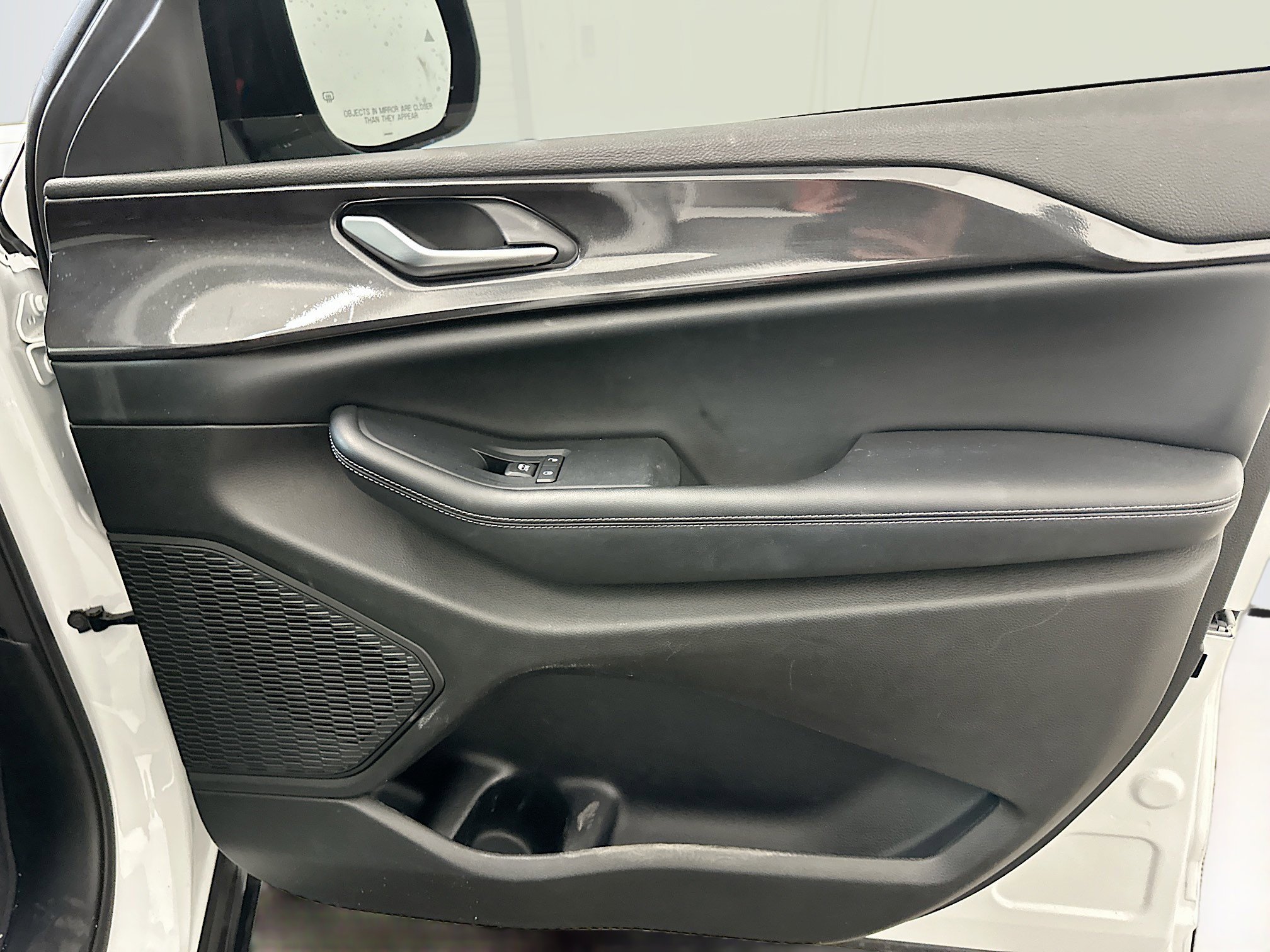 Used 2023 Jeep Grand Cherokee L Laredo image 34