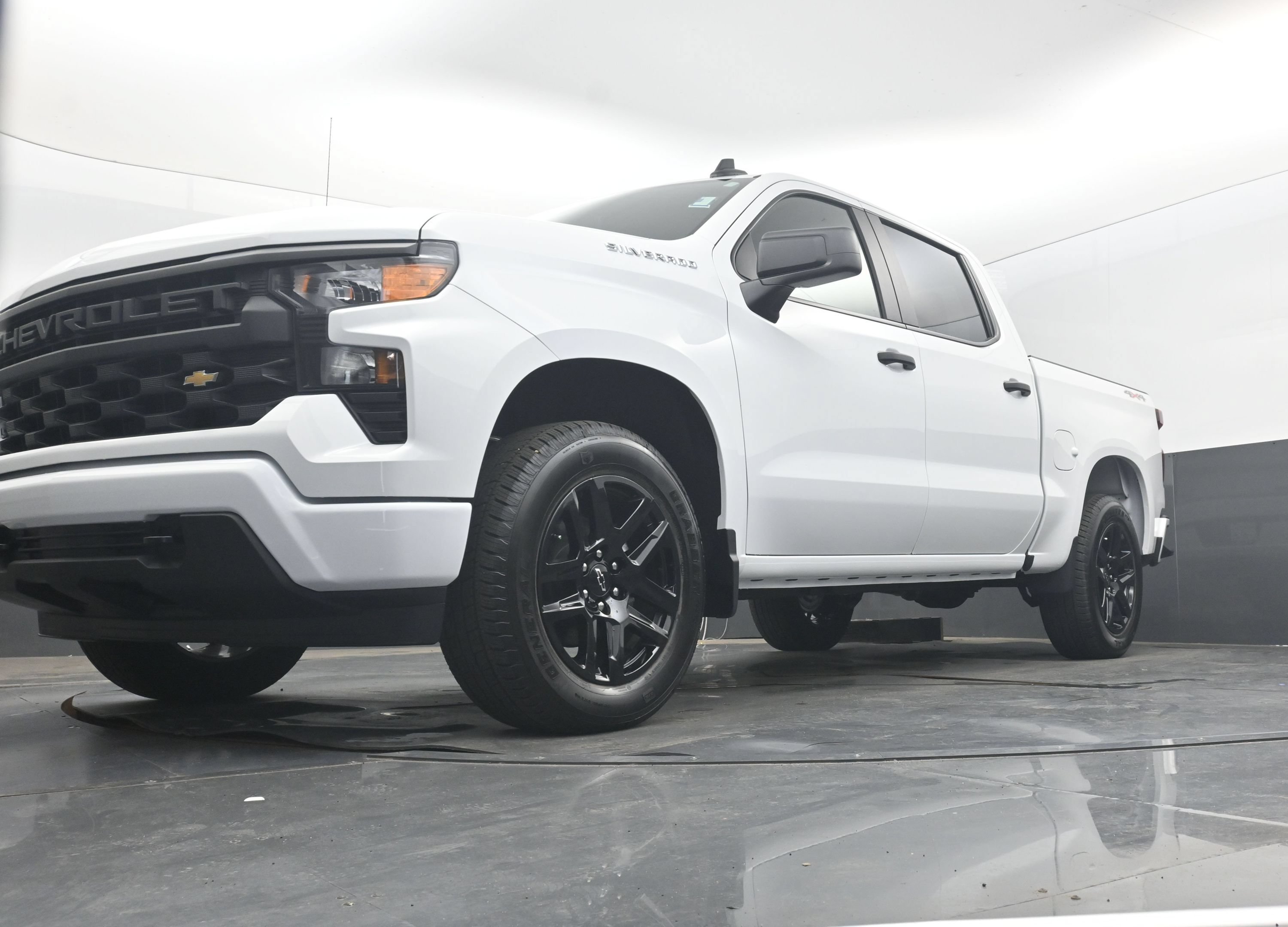 Used 2026 Chevrolet Silverado 1500 Custom AWD/4WD image 25
