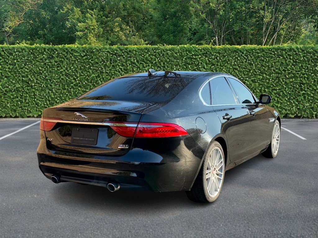 Used 2018 Jaguar XF Prestige image 3
