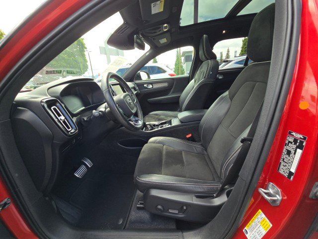 Used 2021 Volvo XC40 T5 R-Design image 23