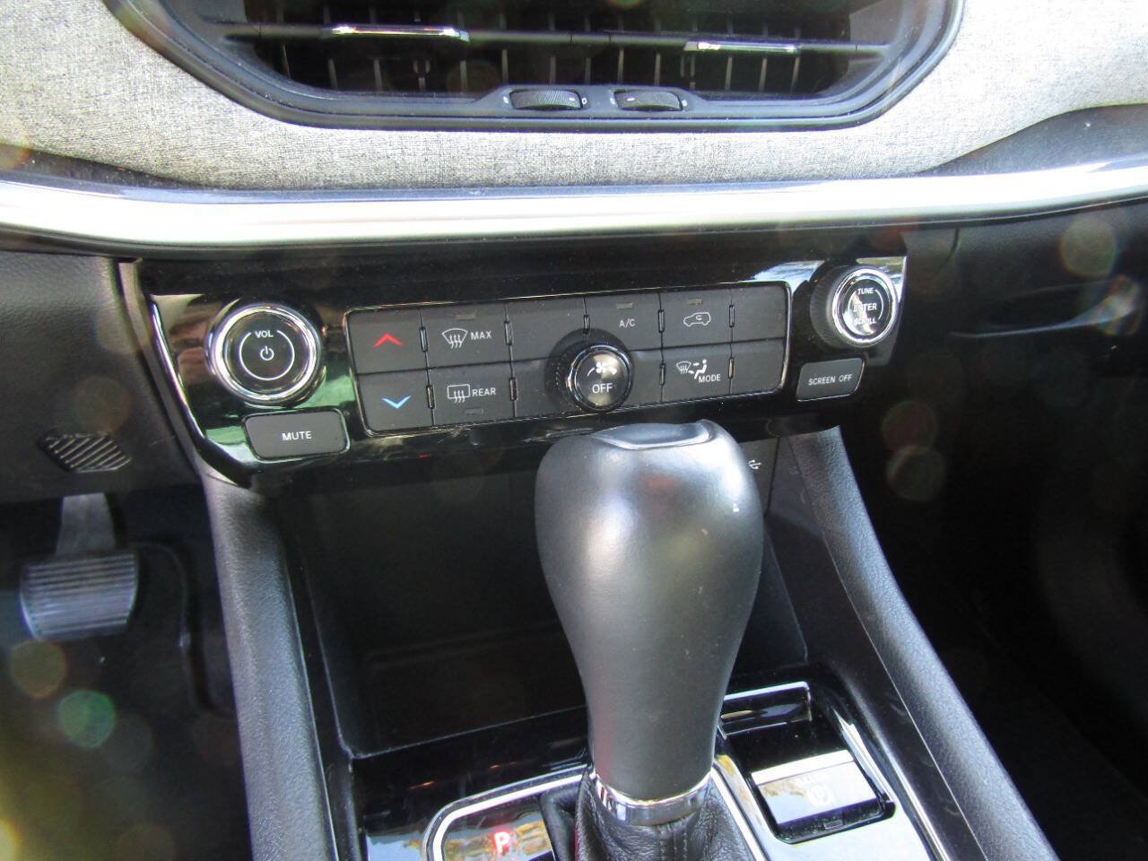Used 2024 Jeep Compass Latitude AWD/4WD image 14