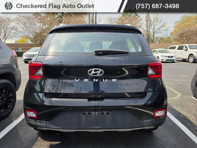 Used 2023 Hyundai Venue SEL image 5