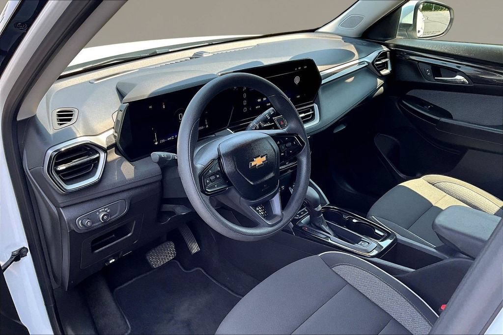 Used 2024 Chevrolet TrailBlazer LT AWD/4WD image 13