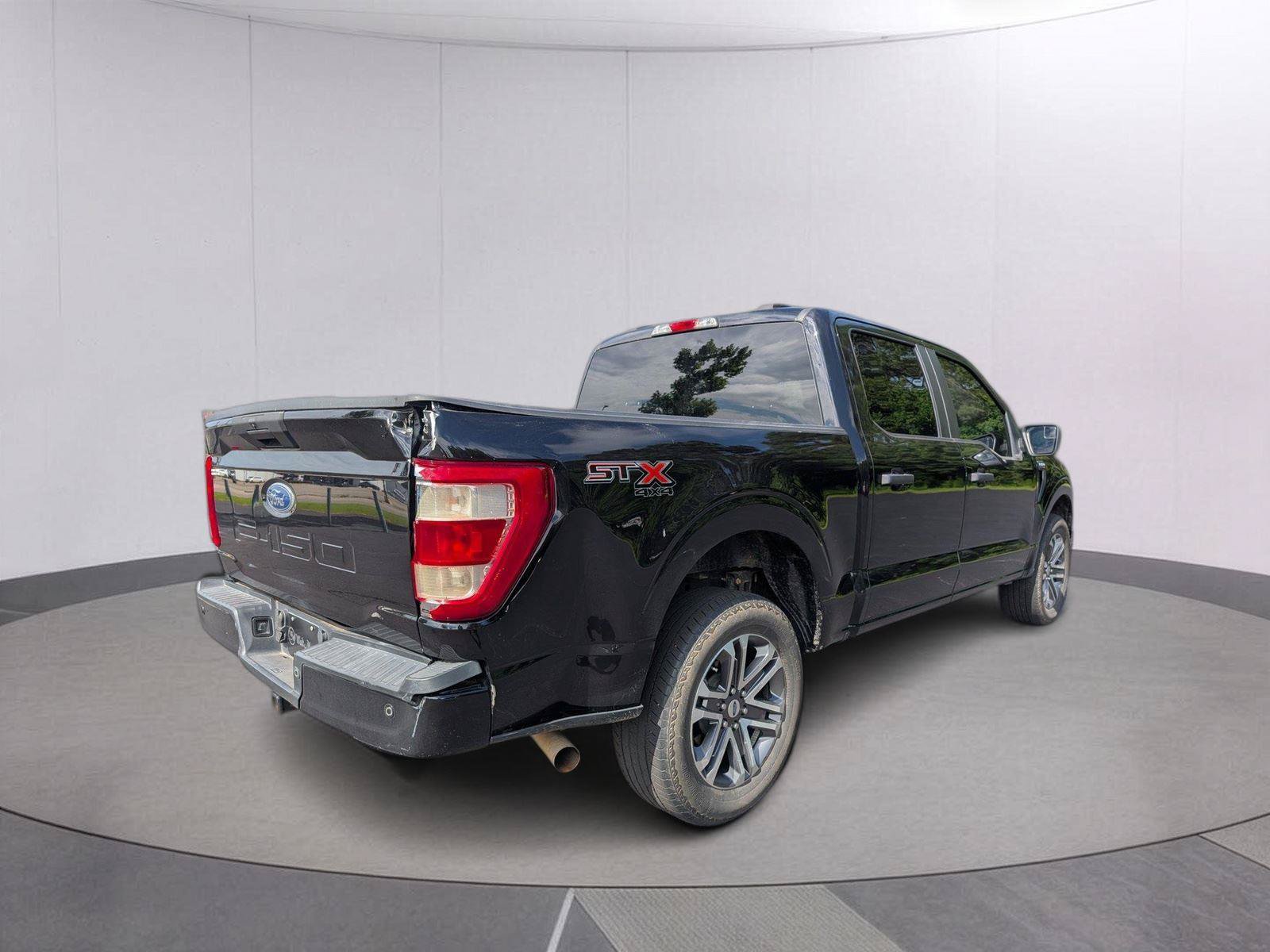 Used 2022 Ford F150 XL w/ STX Appearance Package AWD/4WD image 5