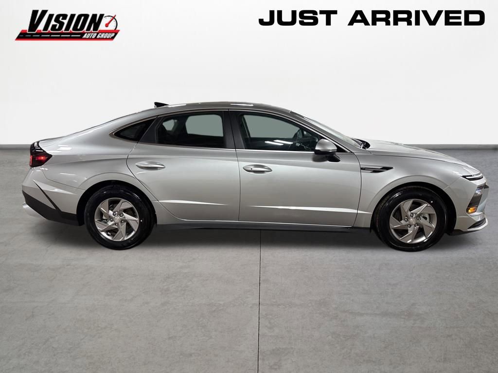 New 2026 Hyundai Sonata SE FWD image 4