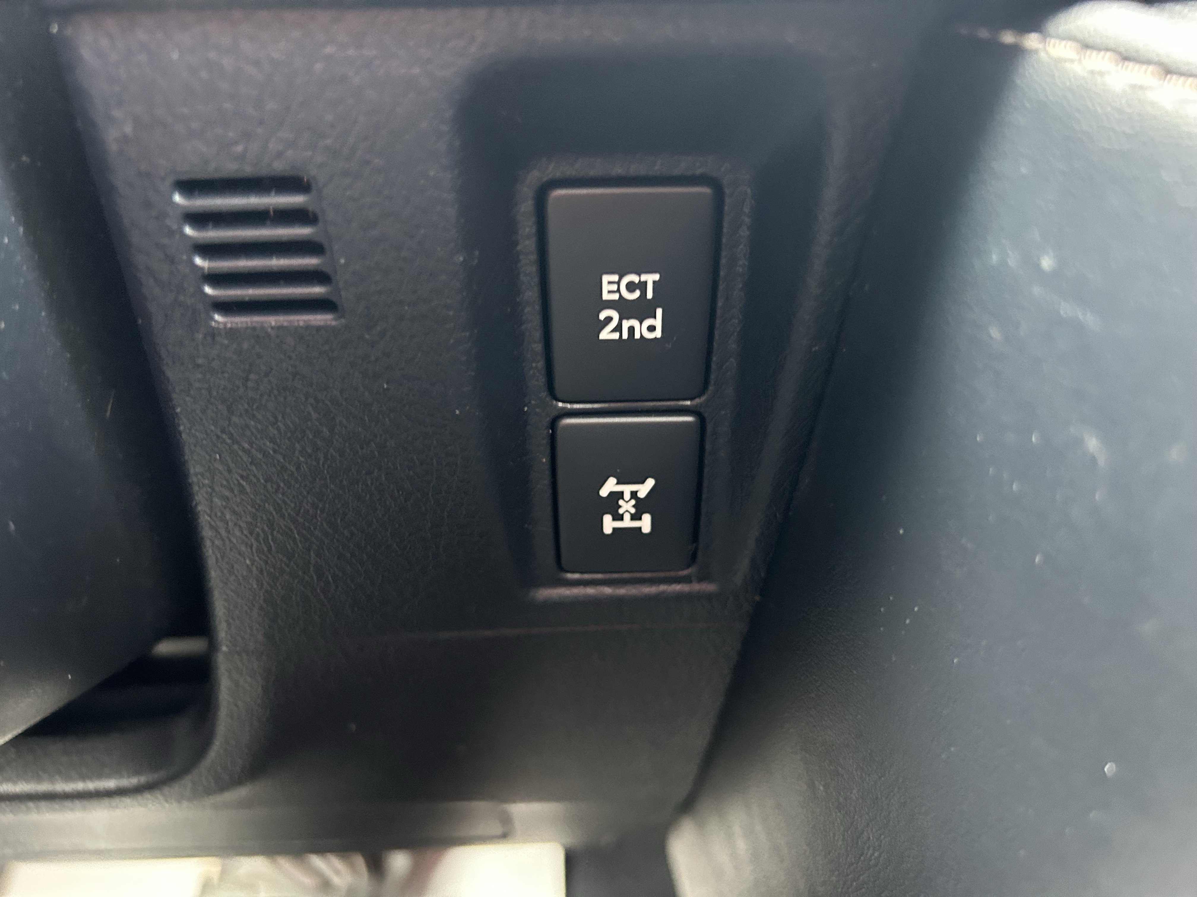 Used 2023 Lexus GX 460 Luxury w/ Sport Design Package AWD/4WD image 36