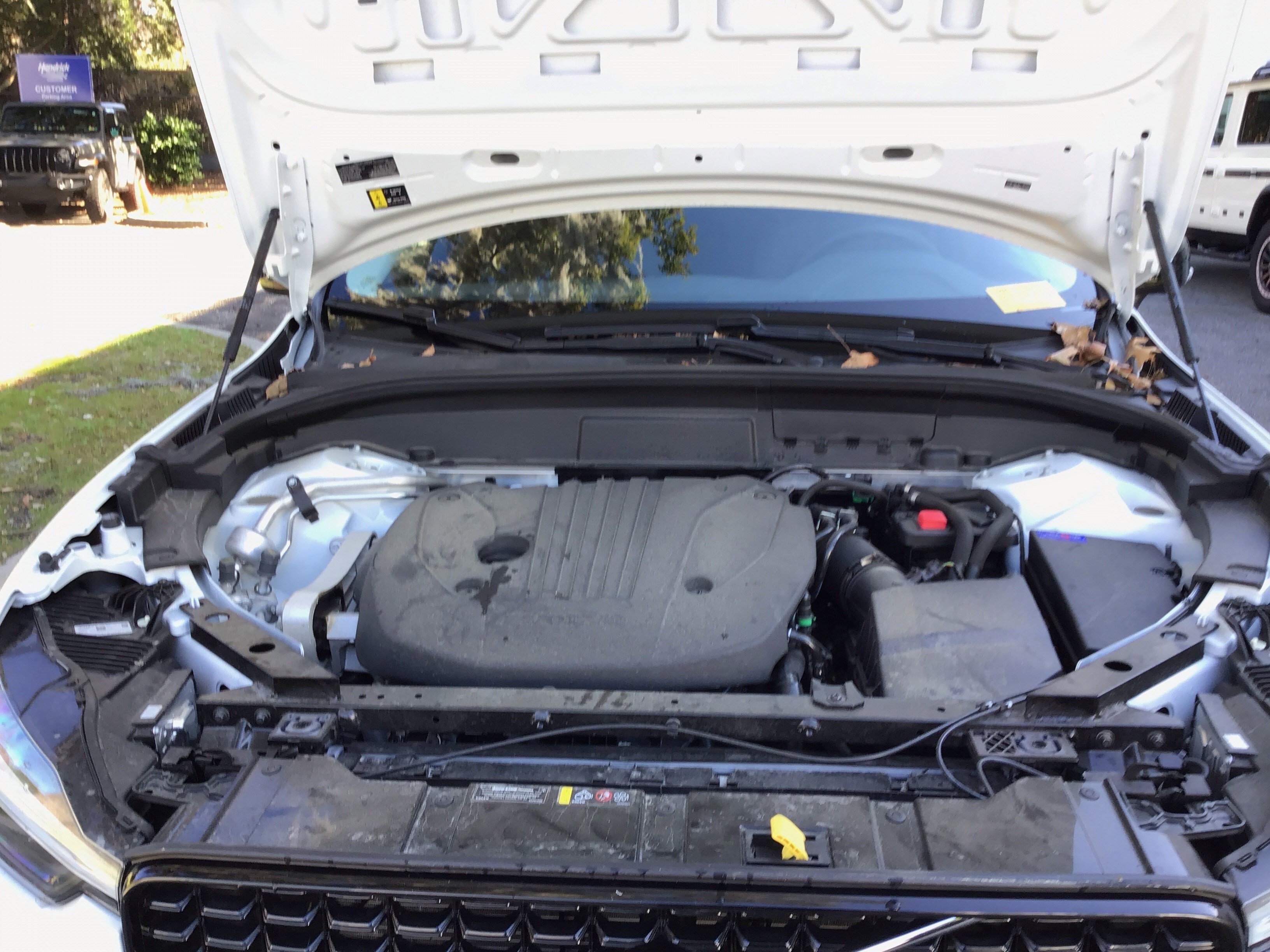 Certified 2025 Volvo XC60 B5 Plus image 34