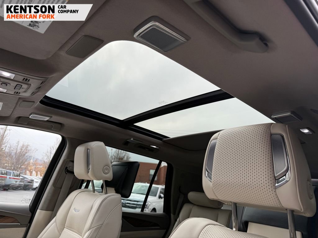 Used 2024 Cadillac Escalade Sport Platinum w/ LPO, ONYX Package image 34