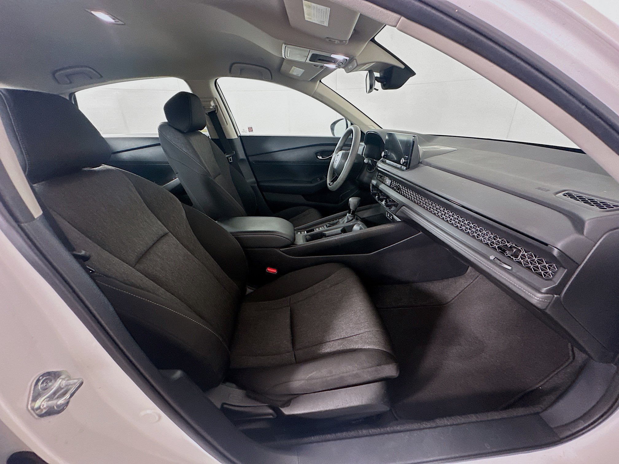 Used 2023 Honda Accord LX image 28