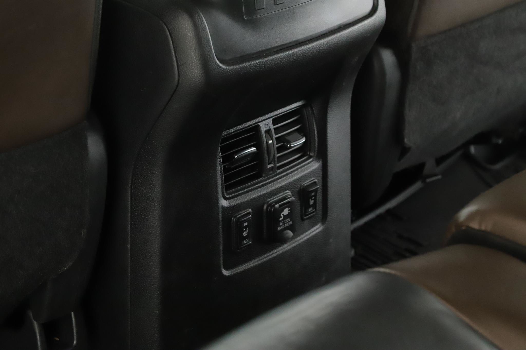 Used 2017 Nissan Titan Platinum Reserve AWD/4WD image 6