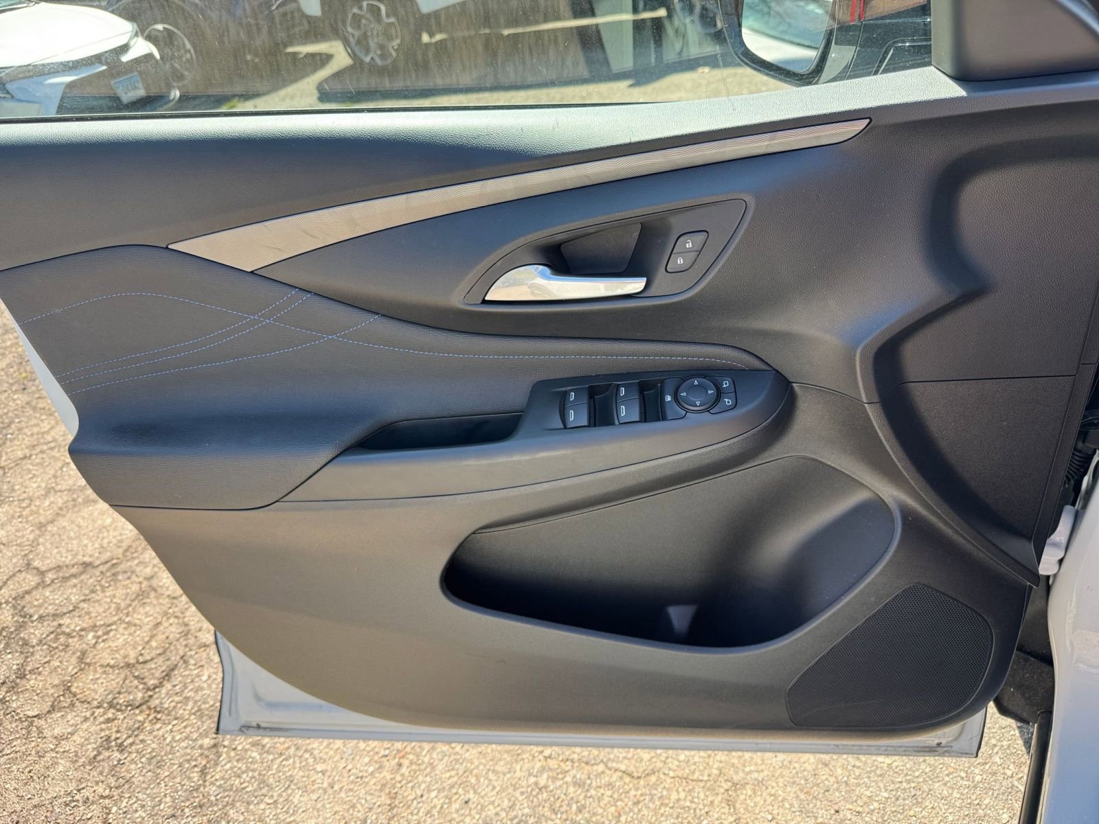 Used 2025 Buick Envista Sport Touring image 18