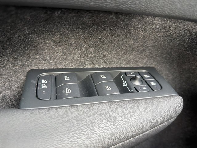 New 2026 Volvo XC40 B5 Ultra w/ Protection Package Premier AWD/4WD image 20