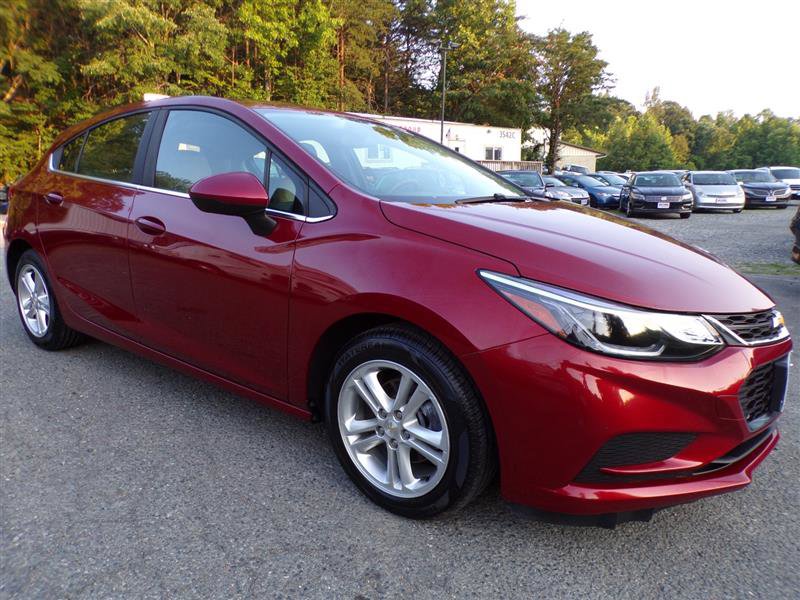 Used 2017 Chevrolet Cruze LT FWD image 4