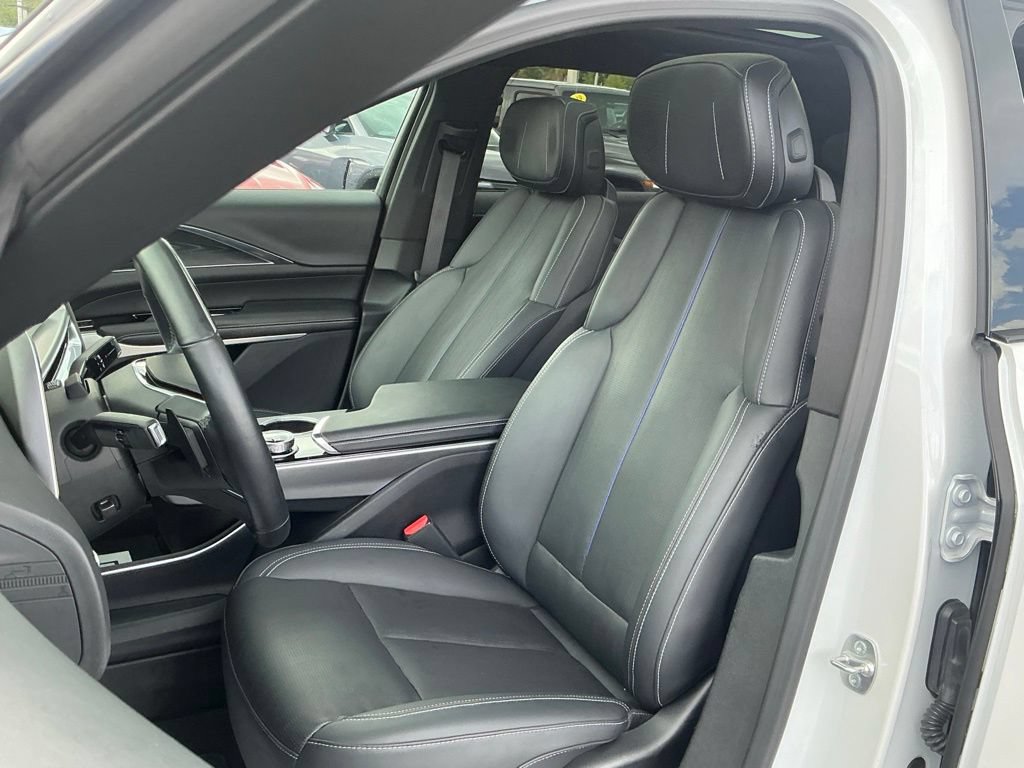 Used 2024 Cadillac Lyriq Sport AWD/4WD image 34