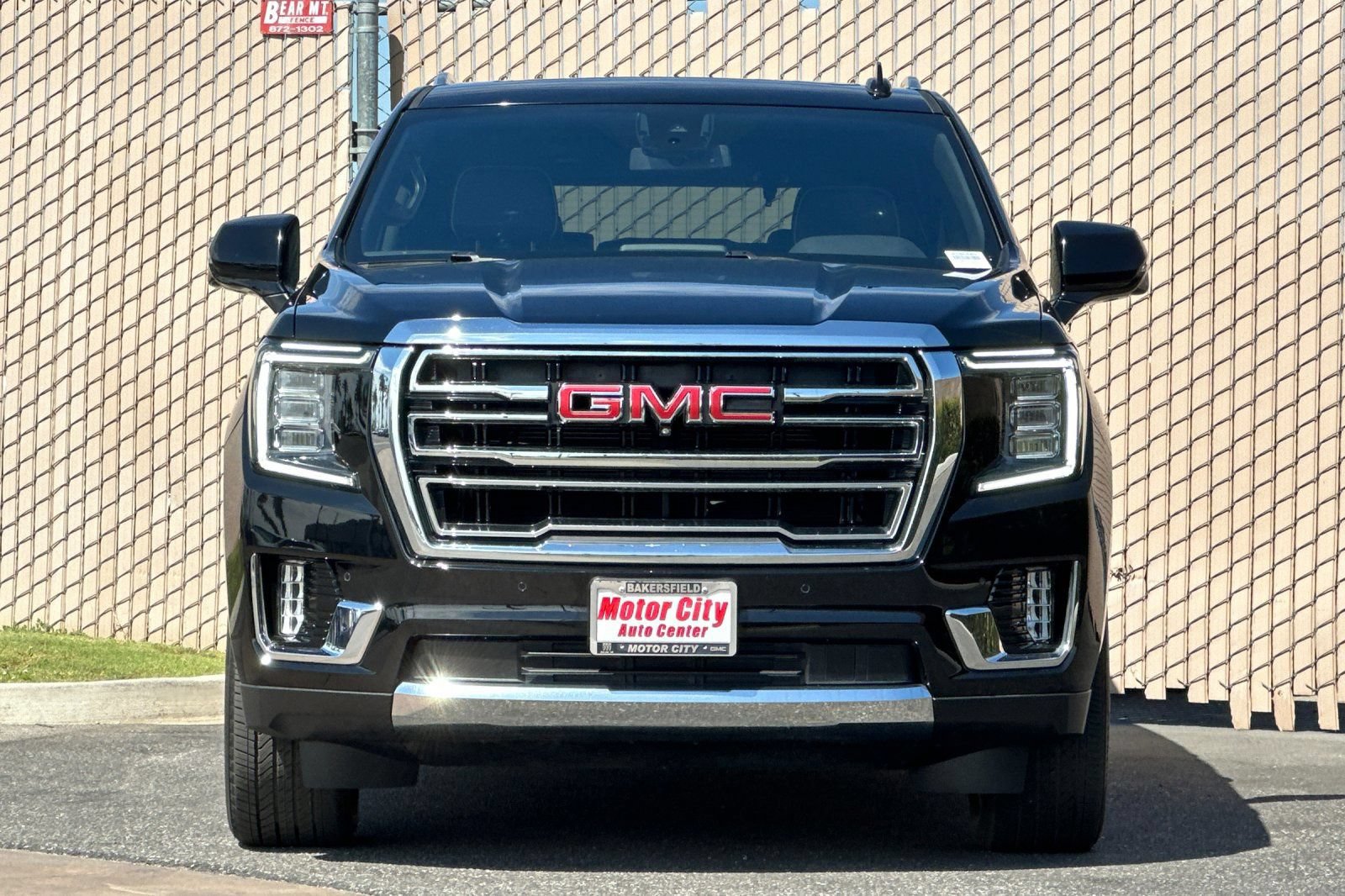Certified 2023 GMC Yukon SLT w/ SLT Premium Package AWD/4WD image 9