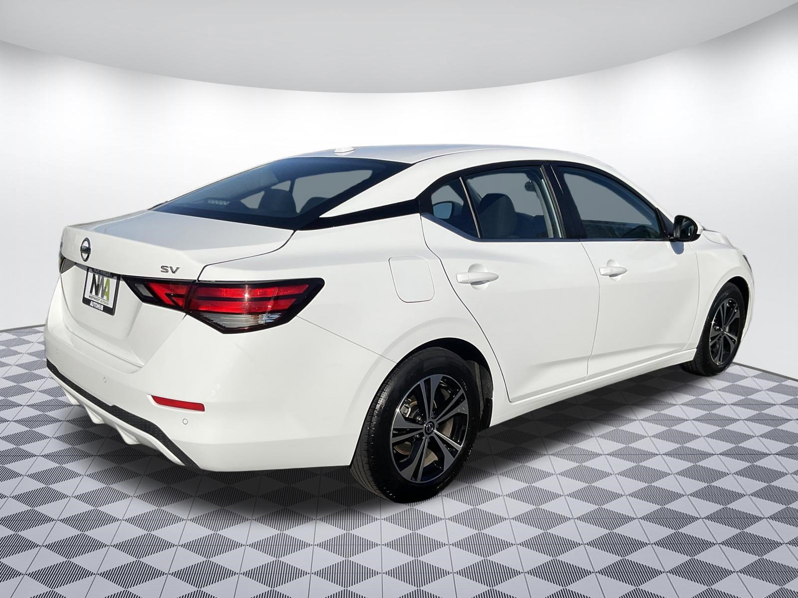 Used 2023 Nissan Sentra SV image 3