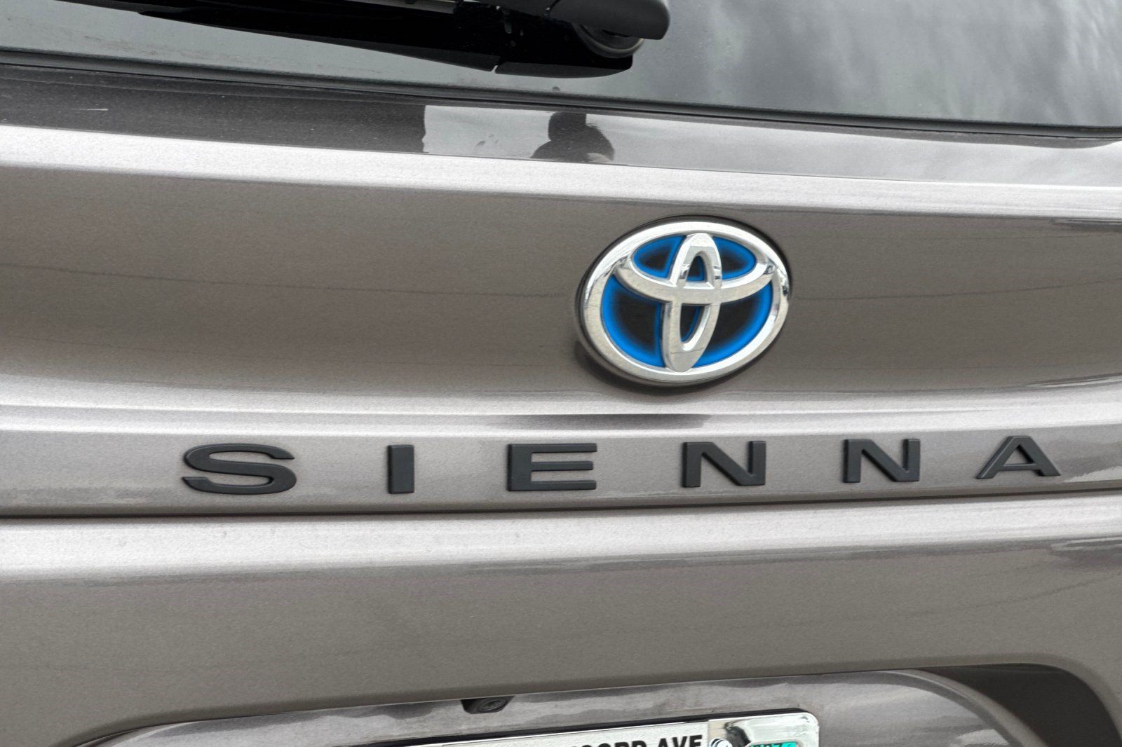 Certified 2021 Toyota Sienna LE FWD image 30