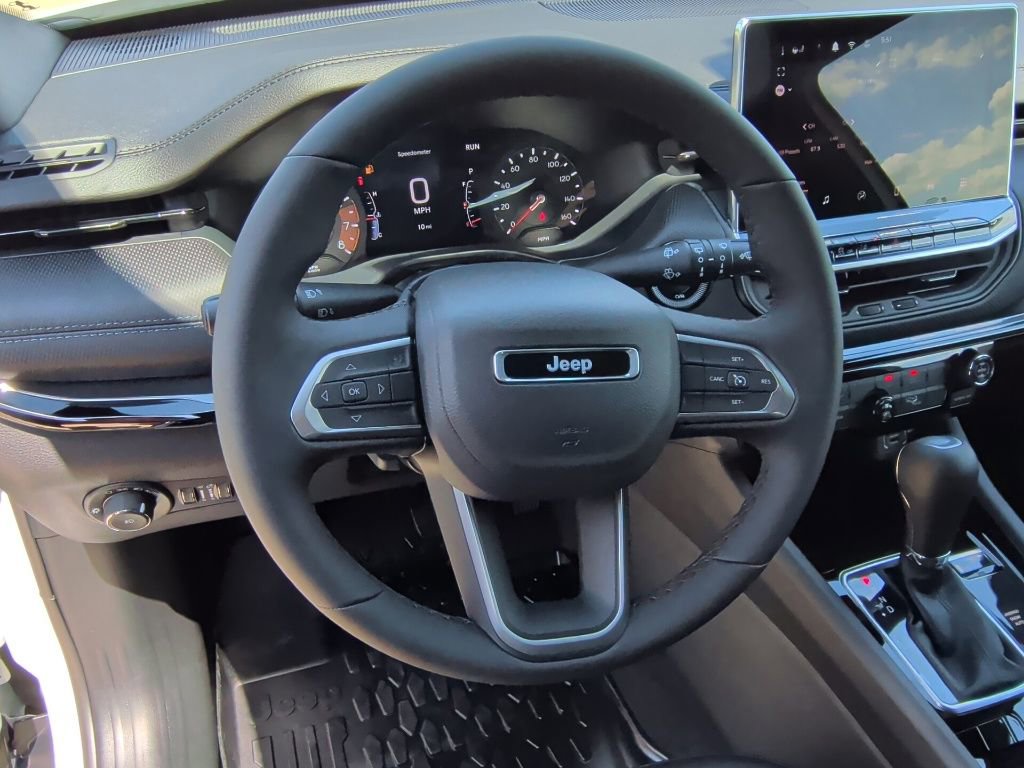 New 2026 Jeep Compass Latitude image 16