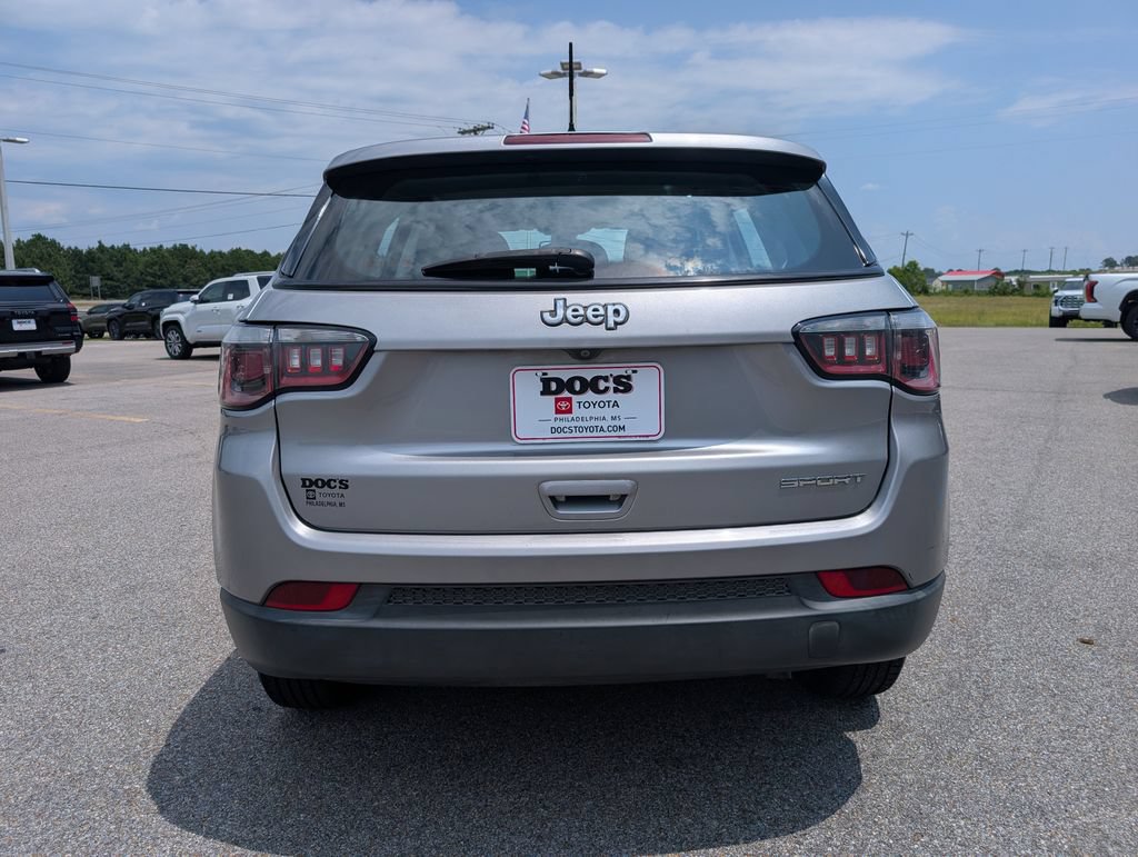 Used 2018 Jeep Compass Sport FWD image 4