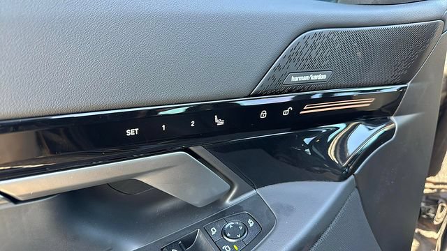 Certified 2025 BMW 530i xDrive w/ Premium Package AWD/4WD image 16