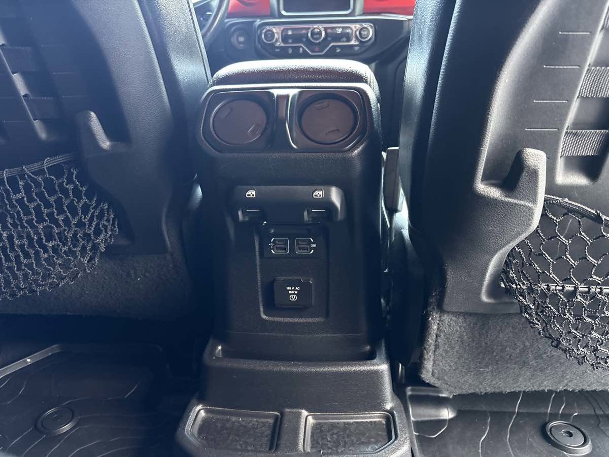 Used 2018 Jeep Wrangler Unlimited Rubicon AWD/4WD image 15