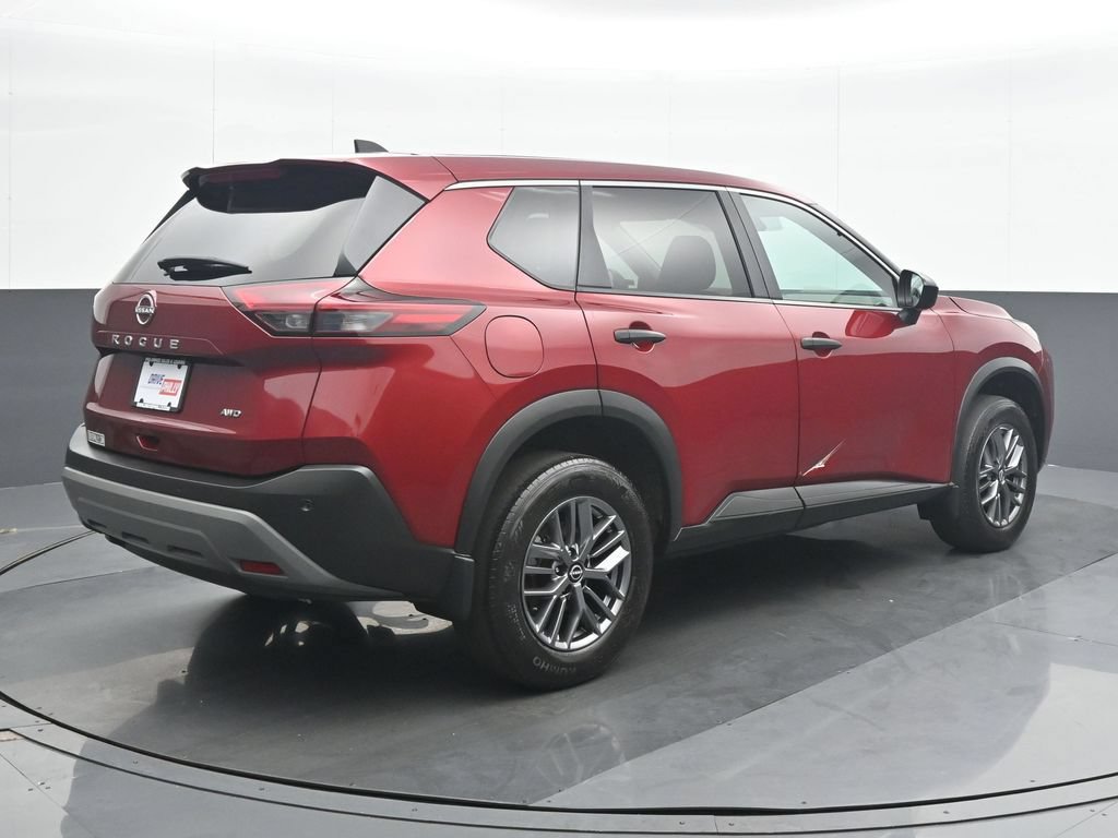 Used 2023 Nissan Rogue S AWD/4WD image 6