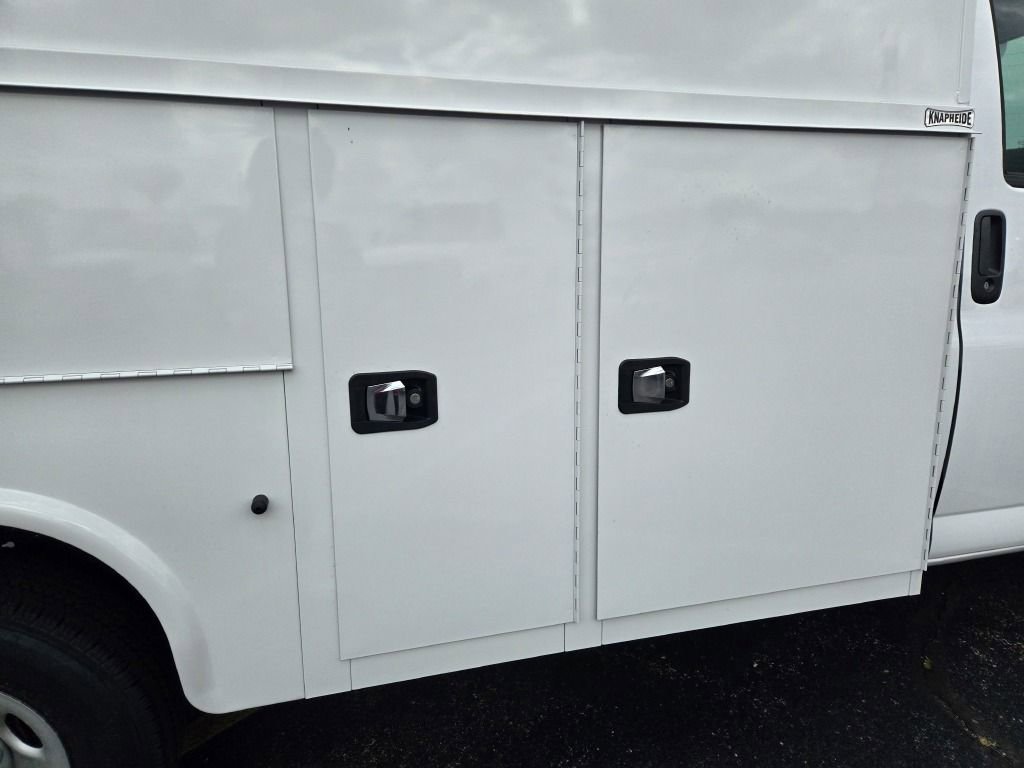 New 2025 Chevrolet Express 3500 w/ Power Convenience Package image 7