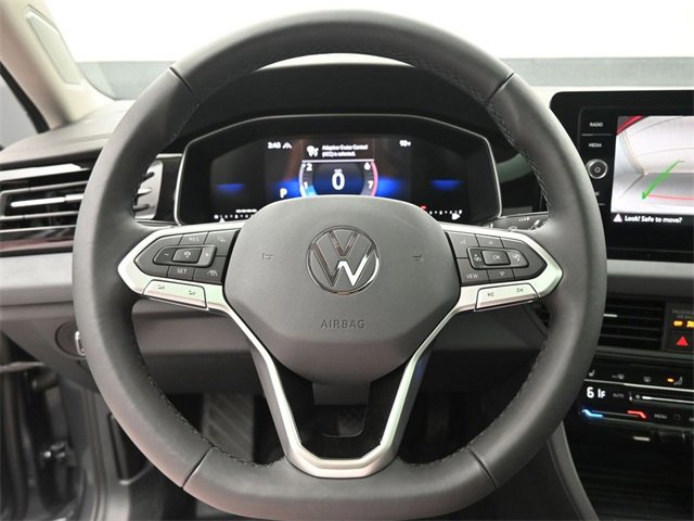 New 2025 Volkswagen Jetta SE image 2