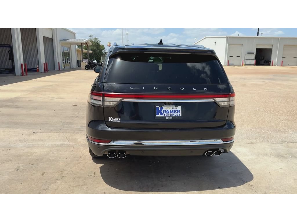 Used 2023 Lincoln Aviator AWD image 7
