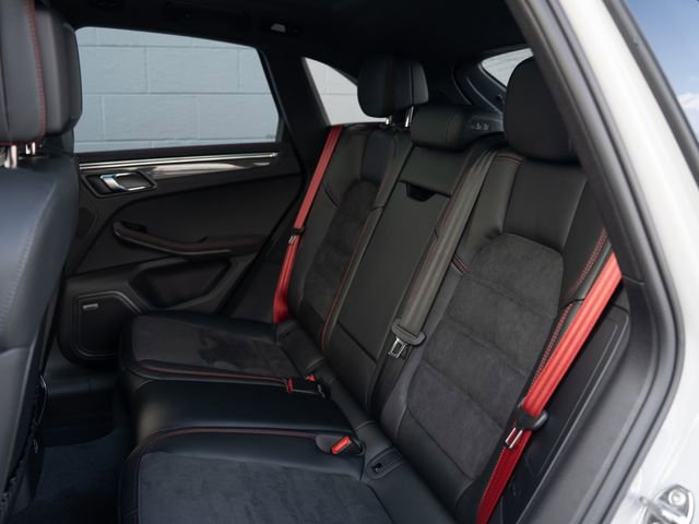 New 2026 Porsche Macan GTS image 18