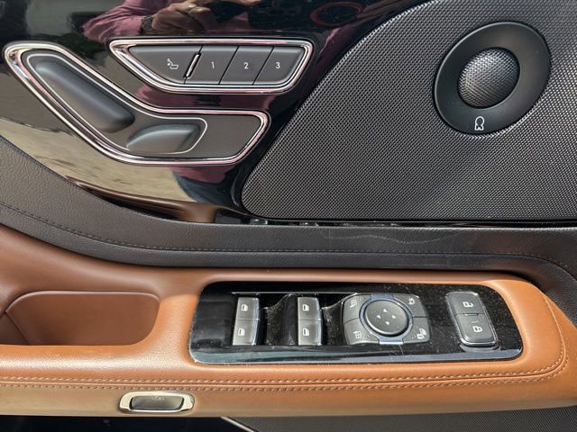 Used 2023 Lincoln Aviator Reserve w/ Elements Package Plus RWD image 9