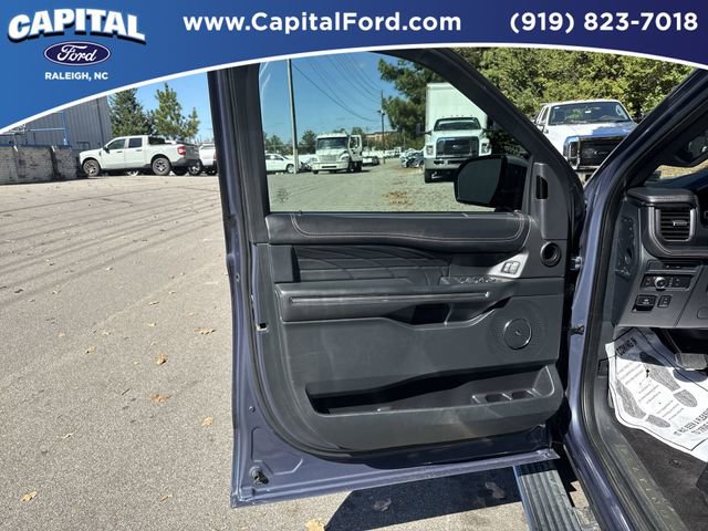 Used 2022 Ford Expedition Platinum image 19