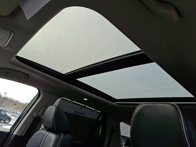 Used 2025 Honda Pilot Elite image 16