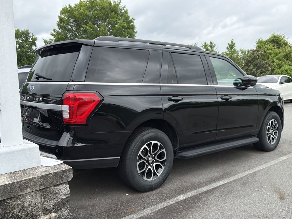 Used 2024 Ford Expedition XLT AWD/4WD image 4