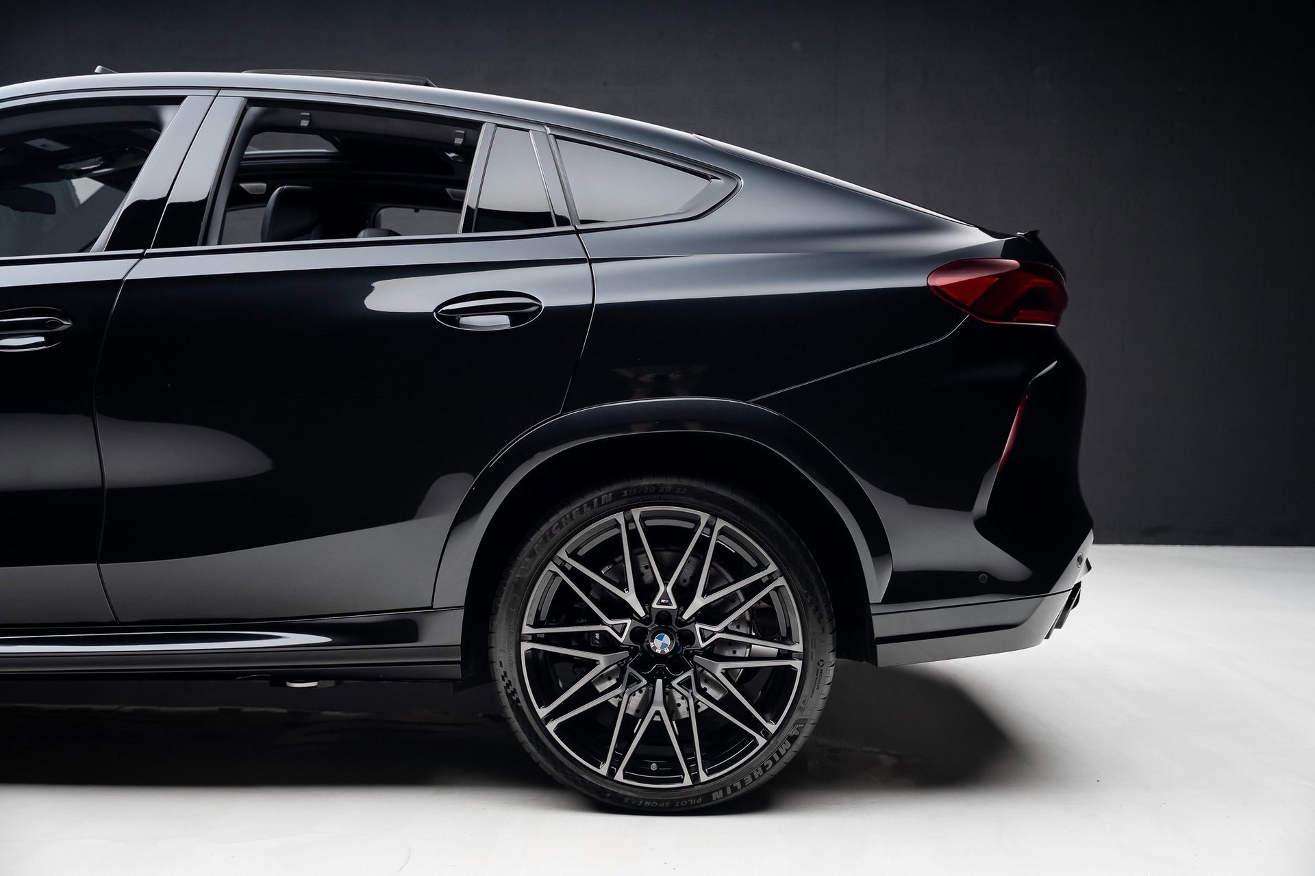 Used 2024 BMW X6 M Competition image 20