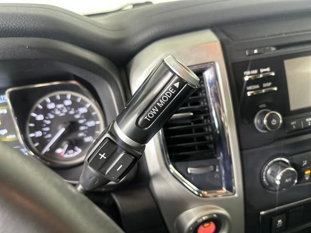 Used 2018 Nissan Titan SV image 19