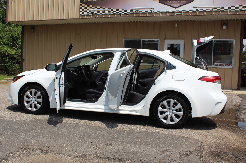Used 2023 Toyota Corolla LE image 17