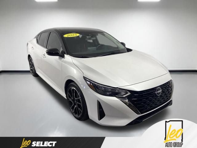 Used 2025 Nissan Sentra SR FWD image 9