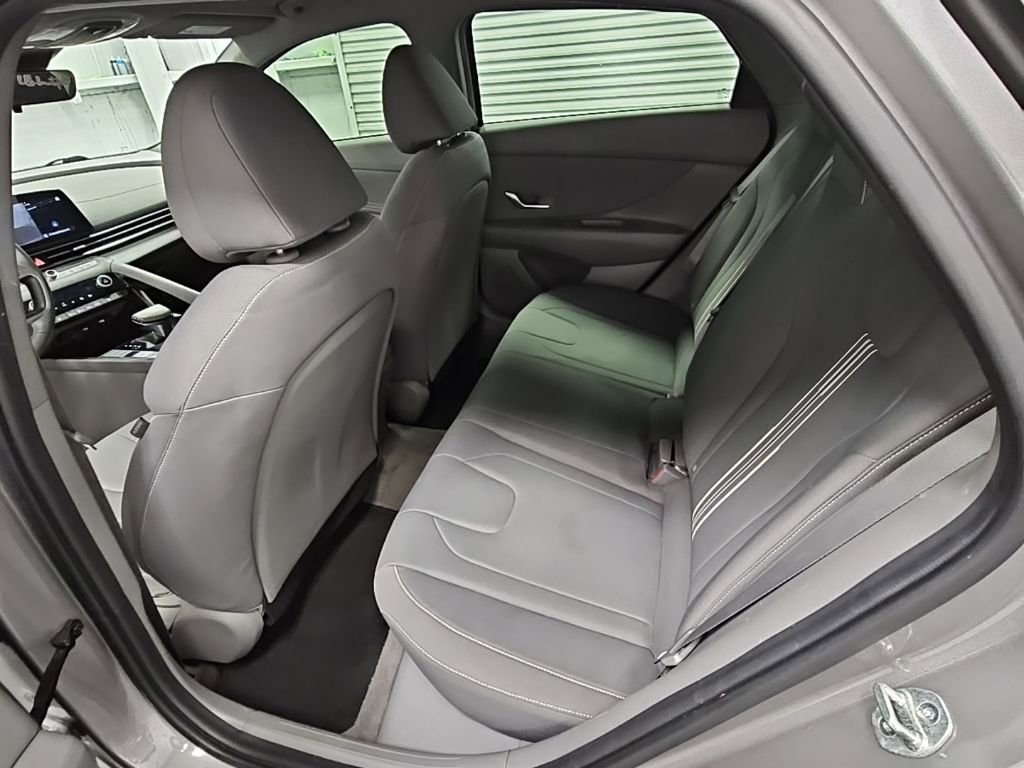 Used 2023 Hyundai Elantra SEL w/ Convenience Package FWD image 28