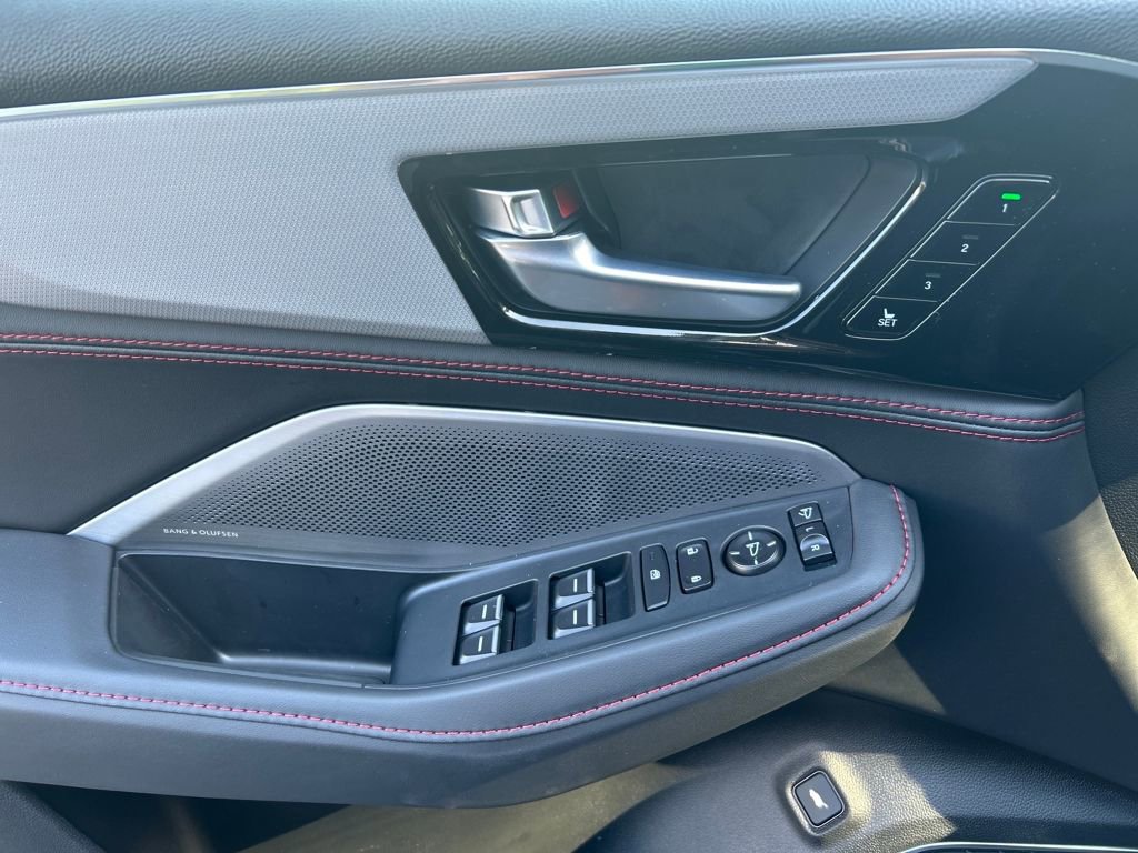 New 2025 Acura MDX SH-AWD image 13